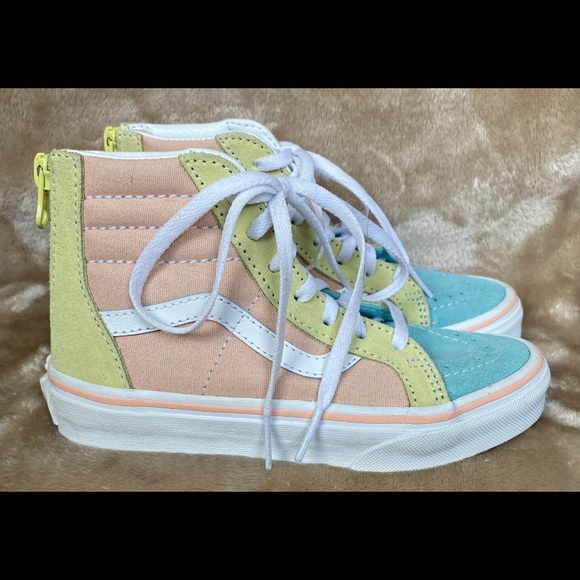 NWOT Van’s Kids Sk8-Hi Zip Sneaker in Pastel Color Block - Picture 3 of 6